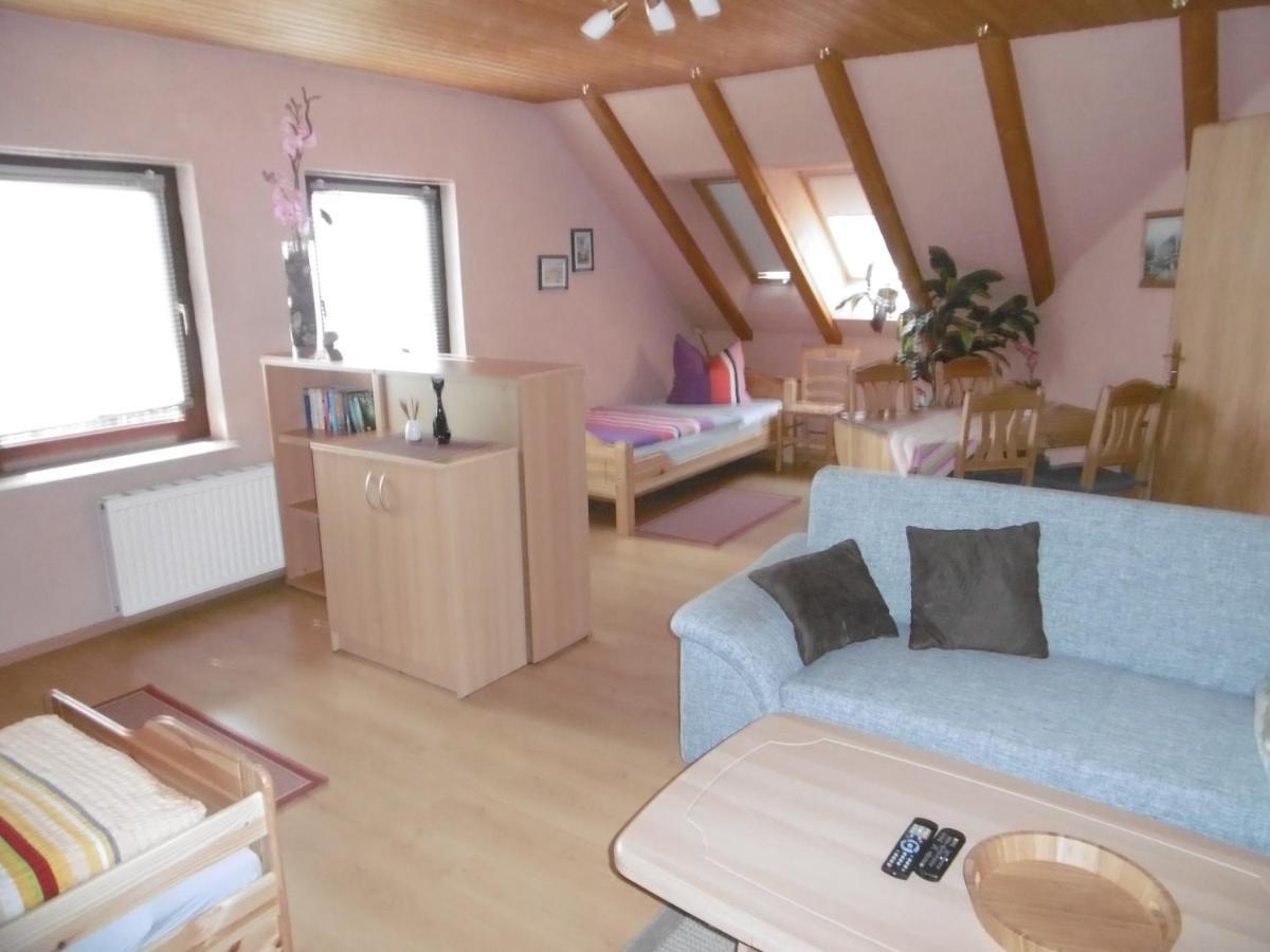 Ferienwohnungen Moritz Riechheim Екстер'єр фото